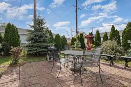 Beautiful Downstairs 1Bed 1Bth Charmer- Pet Friendly Michigan City Exteriör bild